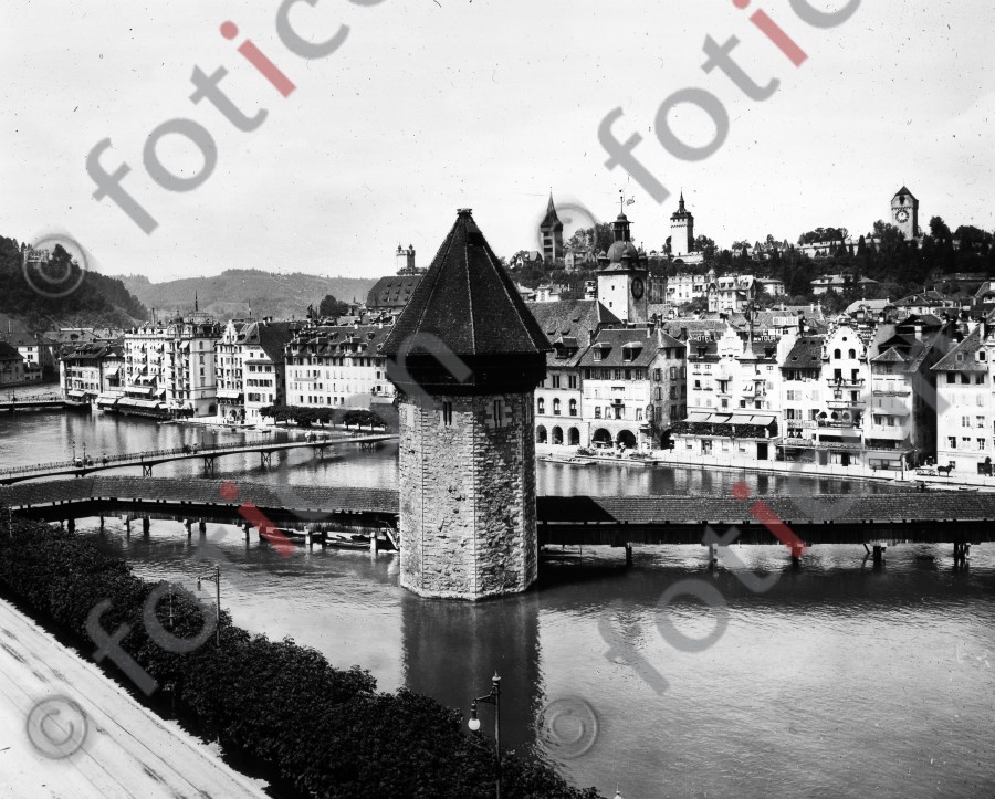 Luzern. Kapellbrücke | Lucerne. Kapellbrücke (foticon-simon-021-006-sw.jpg)